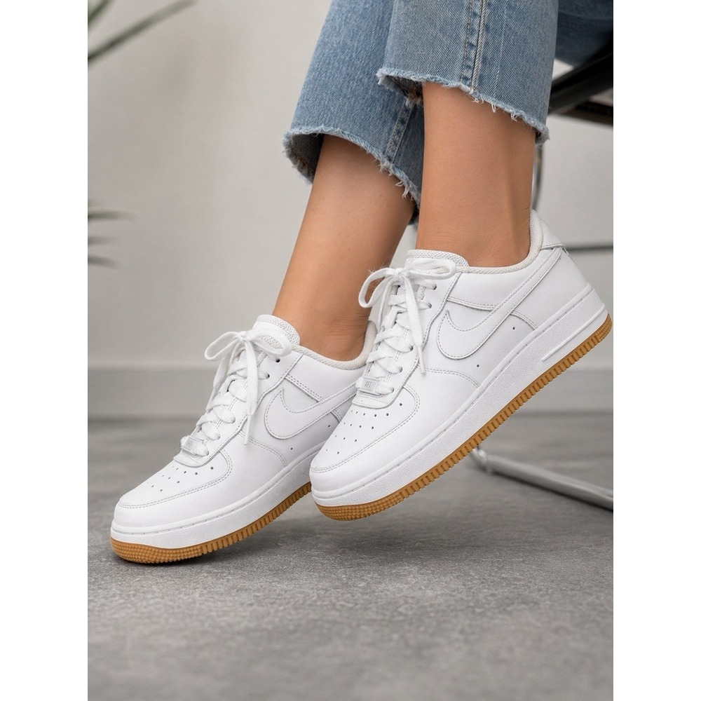 Nike Air Force 1 Low White Gum Sole Sneakers Womens US 6 Classic